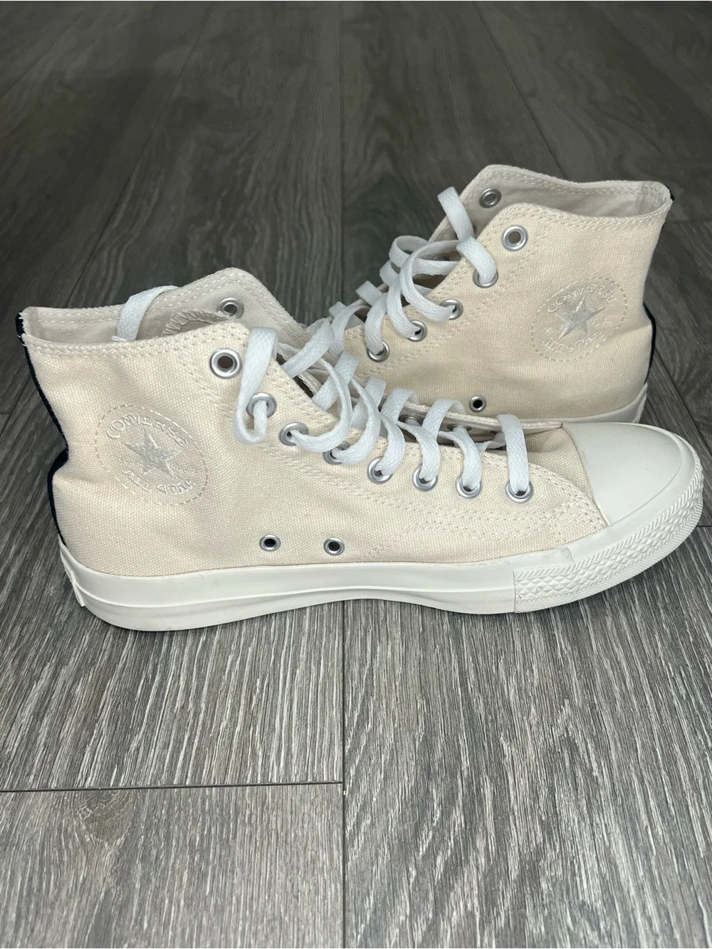 Comme Des Garçons PLAY x Converse Chuck 70 High 'Milk' Men’s Size 7 Women’s 8.5